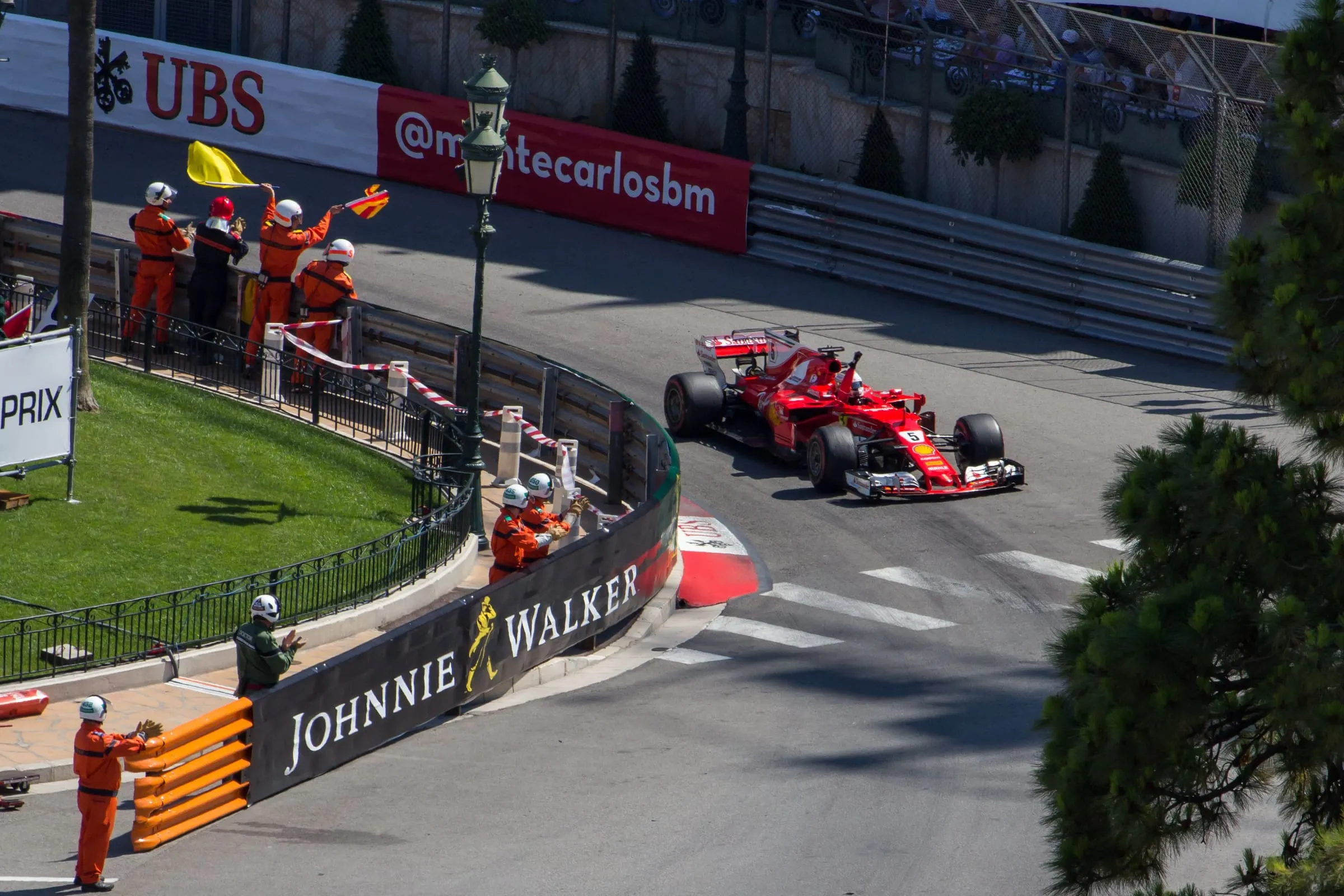 Une monoplace sur le circuit du Grand Prix de Monaco